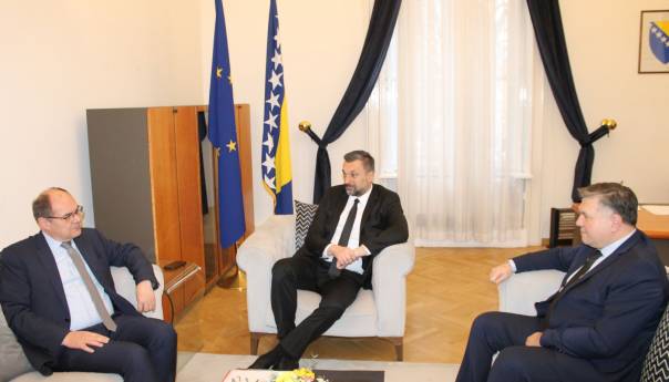 Vrijeme da se u BiH dese pozitivne promjene, građani to očekuju