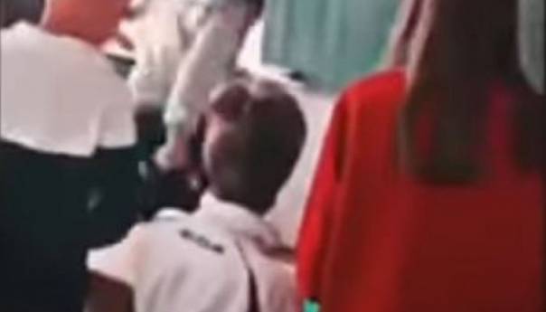 Vršnjačko nasilje u Nevesinju: Dječaka tukli dok je ležao na podu učionice