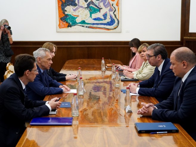 Vučić sa ambasadorima Rusije i Kine o sukobima na Kosovu