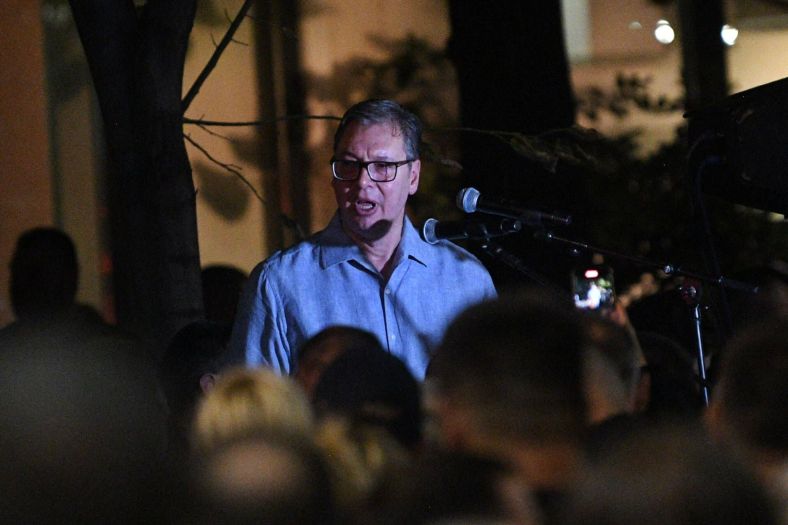 Vučić bijesan na SNS-ovce: Na odmoru su, brata poslao u Ćacilend