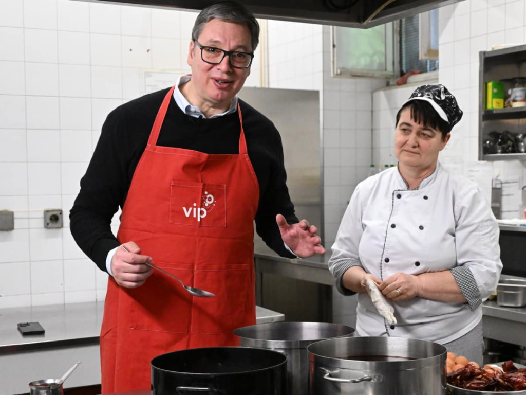 Vučić: Brutalno nasilje nad novinarima RTS-a je nedopustivo