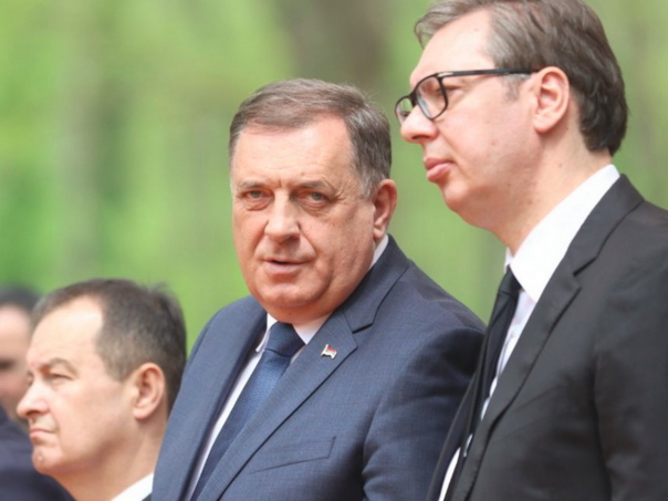 Vučić čestitao Dodiku na ubjedljivoj izbornoj pobjedi SNSD-a