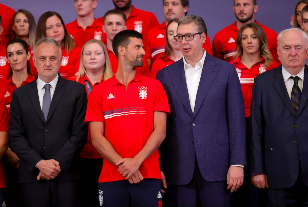 Vučić dočekao olimpijce, našalio se sa Đokovićem pa poručio: 'De facto smo pobijedili Amere'