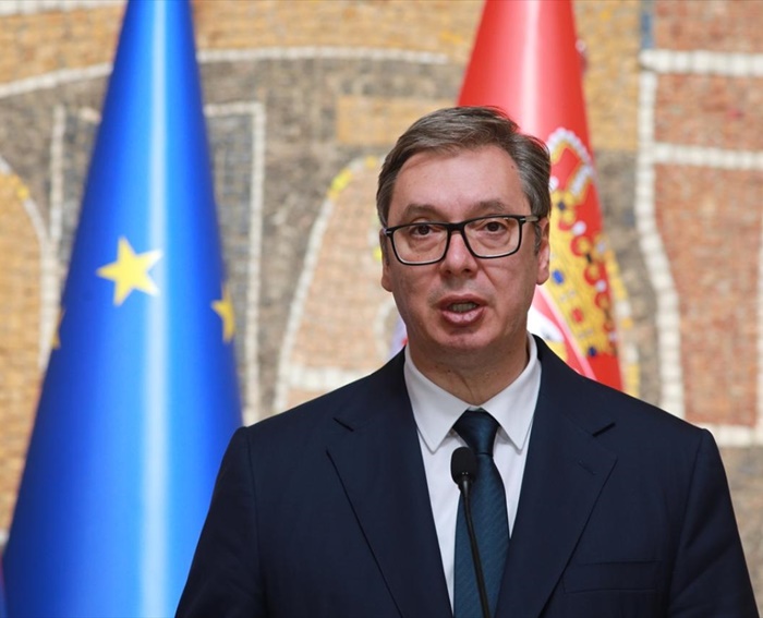 Vučić: Dodatno obezbijediti šoping centre i stadione, moramo biti spremni