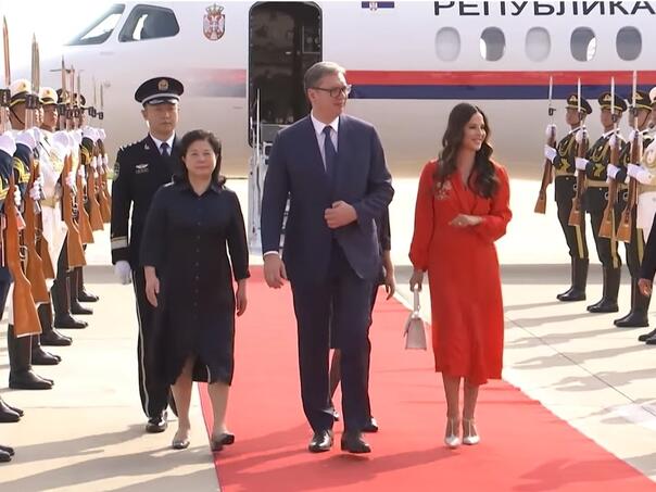Vučić doputovao u Kinu, predviđeni sastanci sa predsjednicima Kine i Rusije