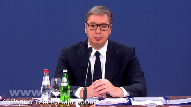 Vučić: Fabrike koje proizvode oružje i municiju moraju ostaviti vojsci 20 posto