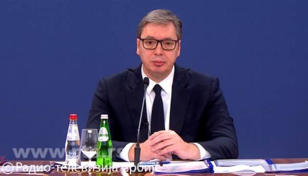 Vučić: Fabrike koje proizvode oružje i municiju moraju ostaviti vojsci 20 posto
