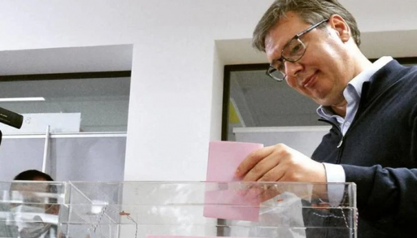 Vučić glasao na Novom Beogradu: Očekujem dobar odziv