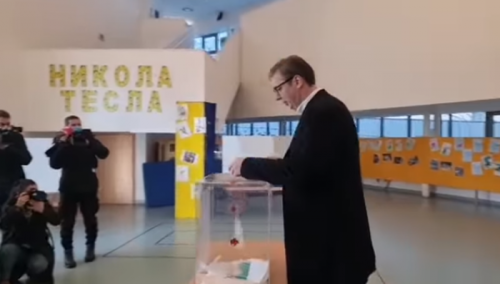 Vučić glasao na referendumu