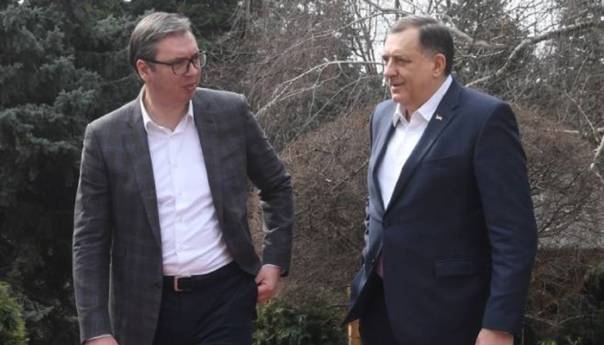 Vučić i Dodik: Zajedničko pisanje udžbenika jezika, geografije i istorije