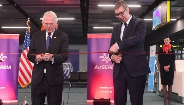 Vučić i Hill otvorili prvi let 'Air Serbia' za Chicago