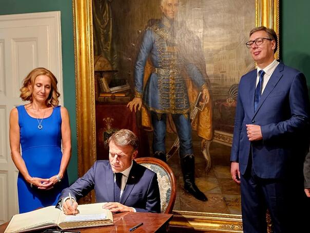 Vučić i Macron posjetili Galeriju Matice srpske