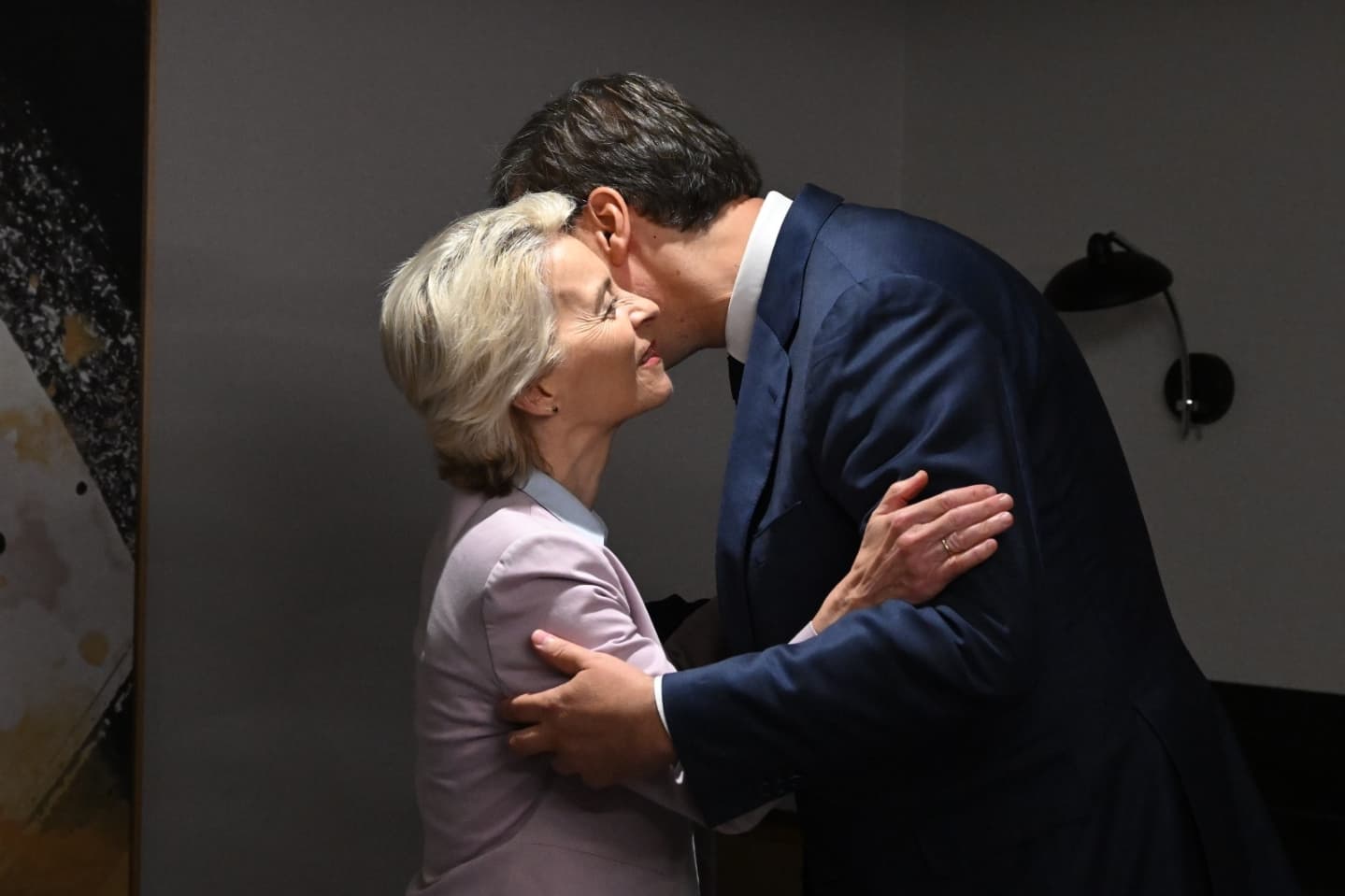 Vučić: Odličan razgovor s Von der Leyen