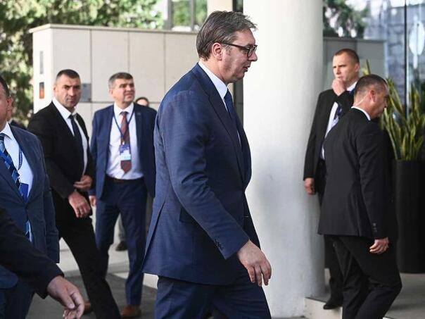 Vučić iz Dubrovnika: Srbija ne sjedi na dvije stolice