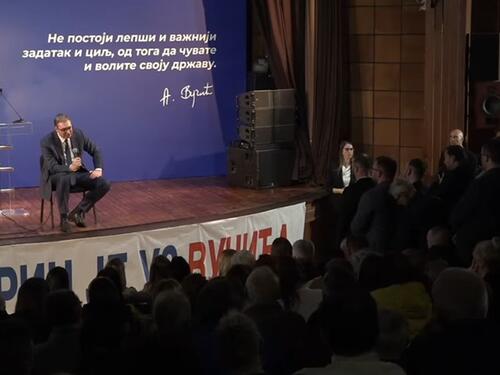Vučić izgubio živce i svađao sa invalidom zbog penzije pred punom dvoranom
