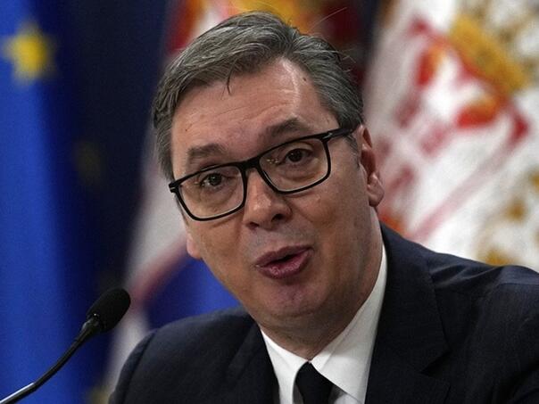 Vučić: Iznad Valjeva letio balon ili špijunski dron, sljedeći ćemo srušiti