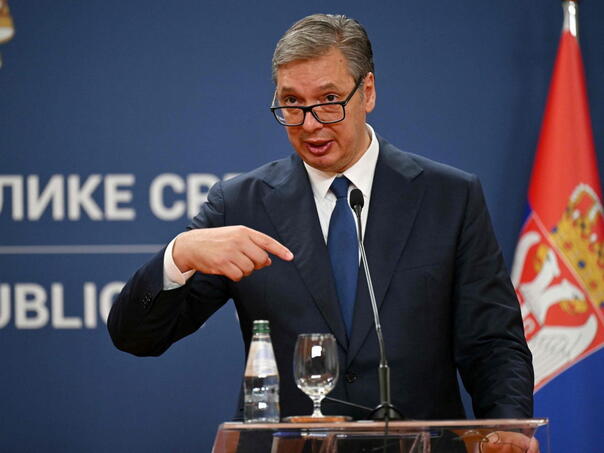 Vučić Jandrokoviću: Prošlo je to vrijeme da s ambasadorom na tenku protjeruju ljude
