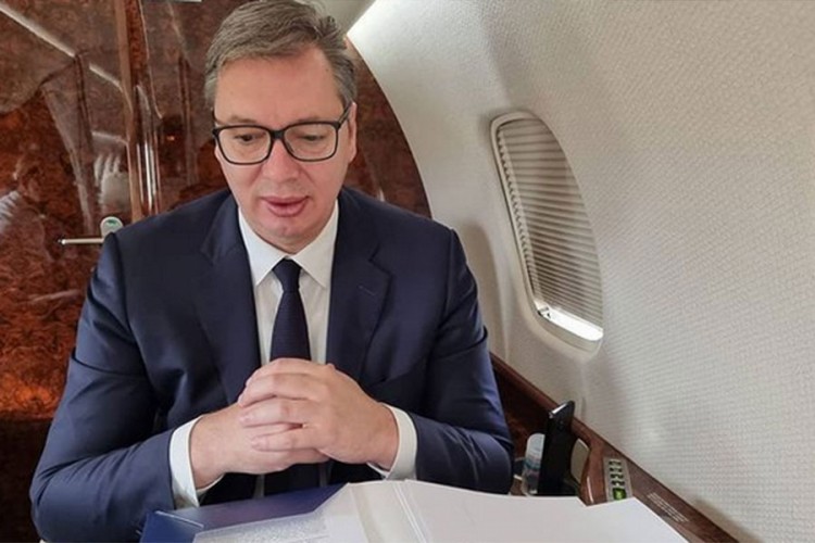 Vučić: Kao u studentskim danima obnavljam gradivo, predaja nije opcija