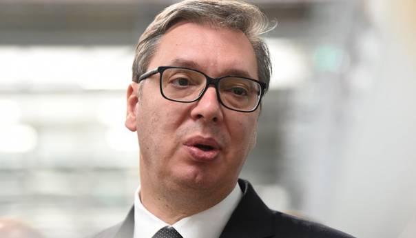 Vučić: Ključni odnosi s Bošnjacima, ne mogu staviti Dodiku flaster na usta