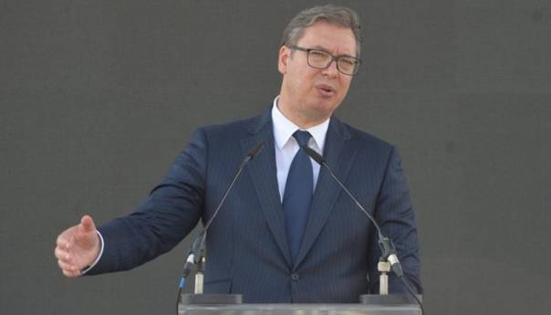 Vučić: Merkel će podržati Schmidta i odluke Inzka