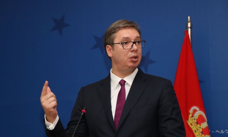 Vučić: Mladima od 16 do 30 godina 100 eura od države