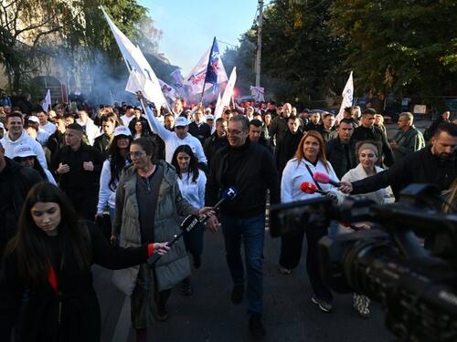 "Samo što suze nisu krenule": Vučić na skupu uz Fica i Dodika