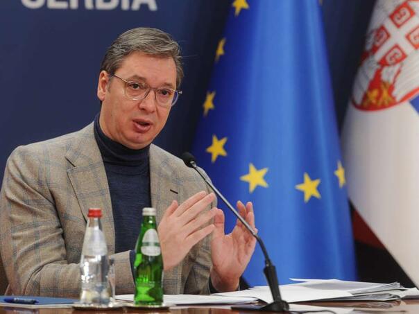 Vučić najavio izbore do kraja godine, "možda i do Vidovdana"
