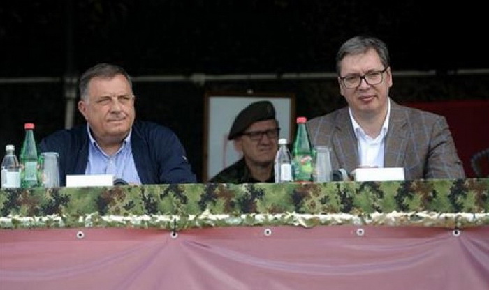 Vučić najavio nova ulaganja u vojsku