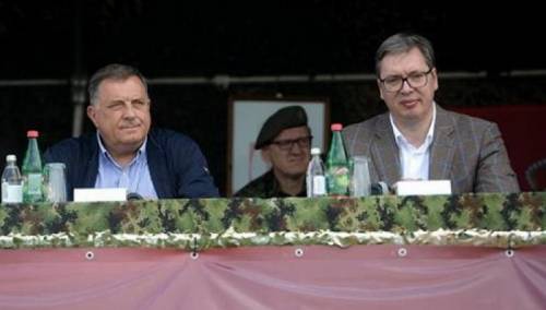 Vučić najavio nova ulaganja u vojsku