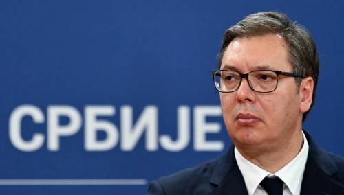 Vučić najavio rast penzija i plata
