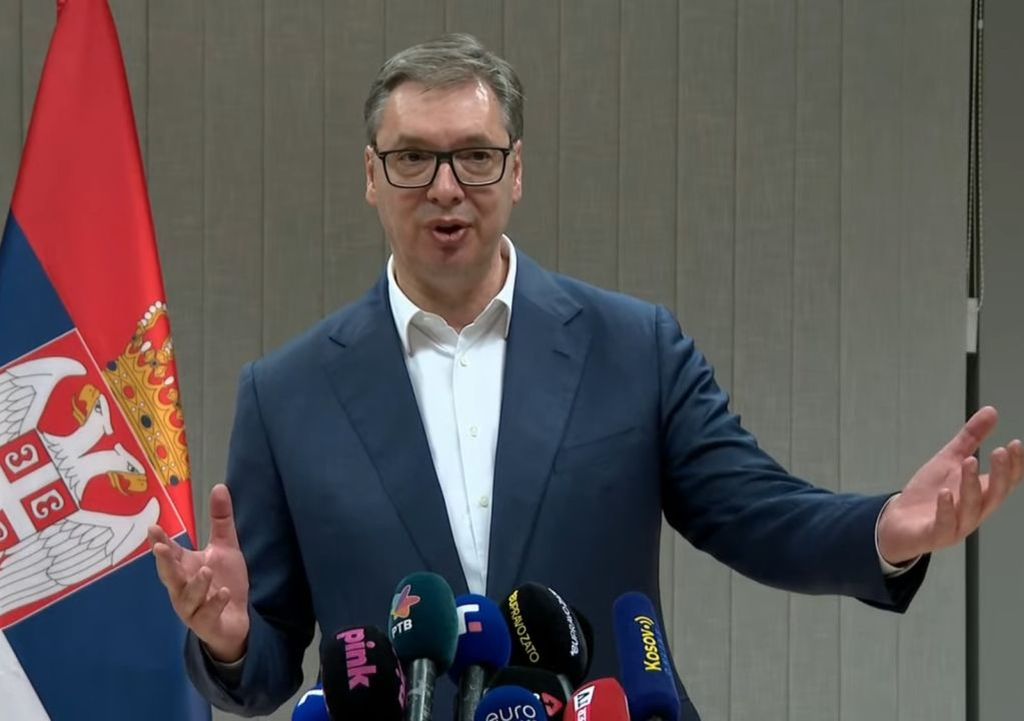Vučić nakon sastanka s Rutteom malo o BiH, više o korištenju zvučnog topa