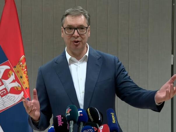 Vučić nakon sastanka s Rutteom malo o BiH, više o korištenju zvučnog topa