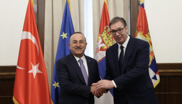 Vučić nakon sastanka sa Cavusogluom: Hvala Turskoj što investira u Srbiju