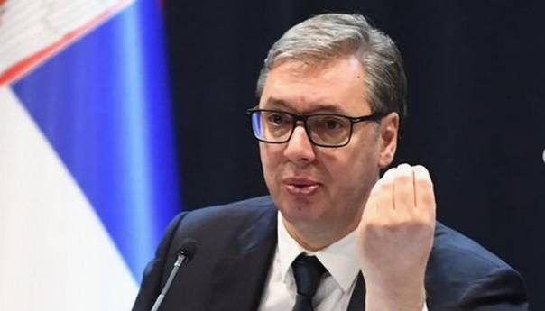 Vučić: Napadnu li naš narod, kod mene neće biti kreni-stani!