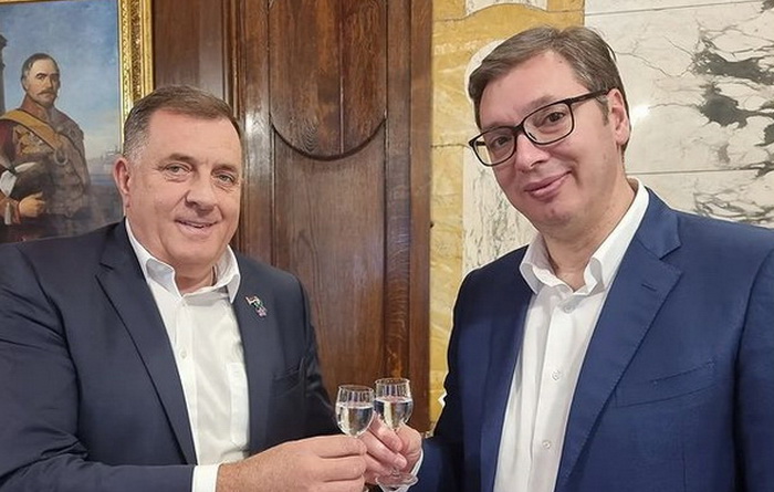 Vučić nazdravio s Dodikom povodom plasmana Srbije na Mundijal