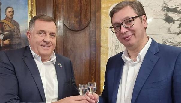 Vučić nazdravio s Dodikom povodom plasmana Srbije na Mundijal