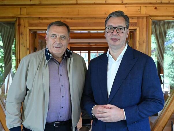 Vučić nazvao Dodika predsjednikom, ali nije naznačio čega