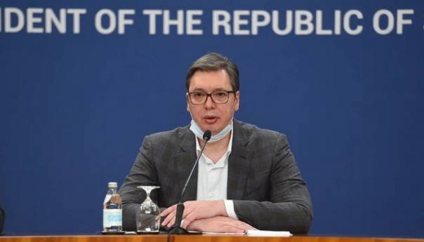 Vučić najavio policijski sat od petka do ponedjeljka
