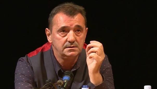 Vučić ne može da izađe iz Šešeljevog šinjela i još mašta o "Velikoj Srbiji"