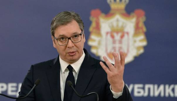 Vučić: Ne proganjaju u Crnoj Gori Grigorija i Ðilasa, već mene
