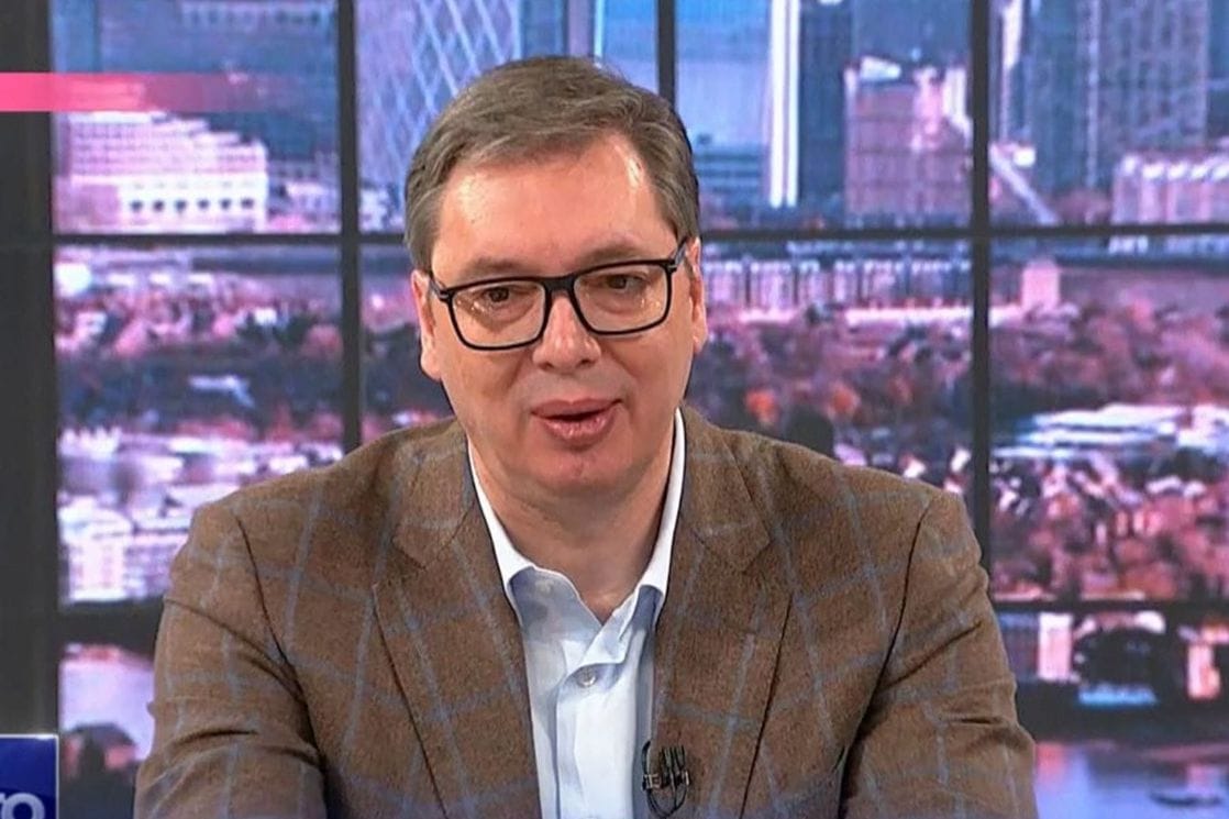 Vučić obećao prosječnu platu od hiljadu eura