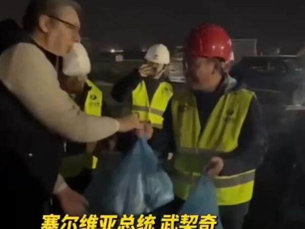 Vučić objavio bizaran video na kineskom u kojem hvali sam sebe