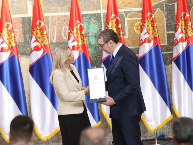 Vučić odlikovao Željku Cvijanović Ordenom Srbije na lenti