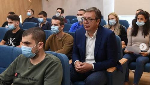 Vučić ponovo student: Danas na prijemu sa ostalim brucošima