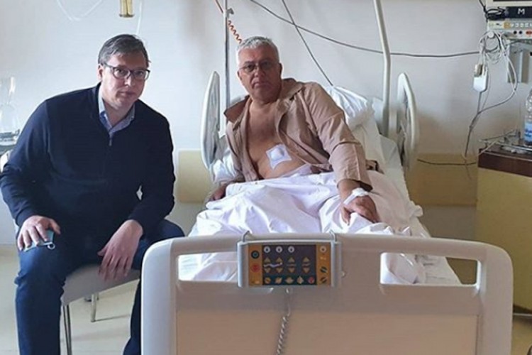 Vučić posjetio Mandića na VMA