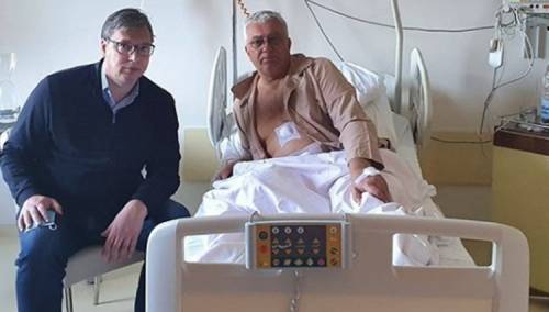 Vučić posjetio Mandića na VMA