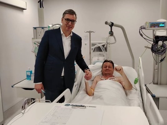 Vučić posjetio ministra Glišića u bolnici: Darko nesalomivi