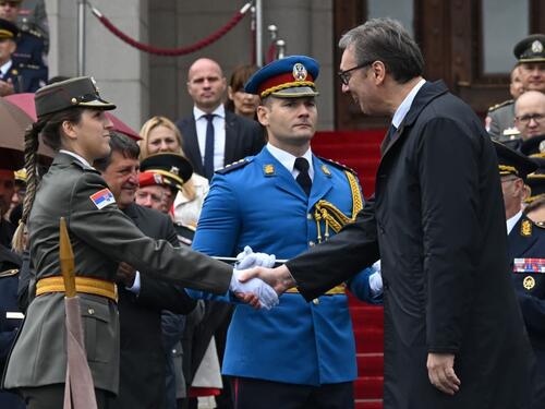 Vučić potpisao saglasnost za uvođenje vojnog roka: Nije naša želja da bilo koga napadnemo, ali...