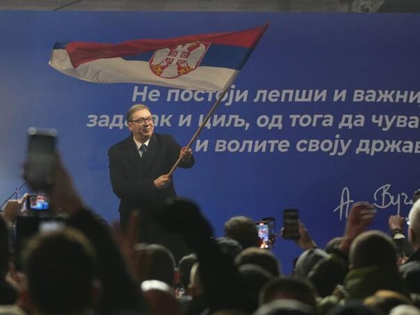 Vučić poziva na masovni skup u Beogradu: Putevi i potezi očajnika