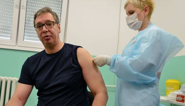 Vučić primio drugu dozu vakcine protiv korone